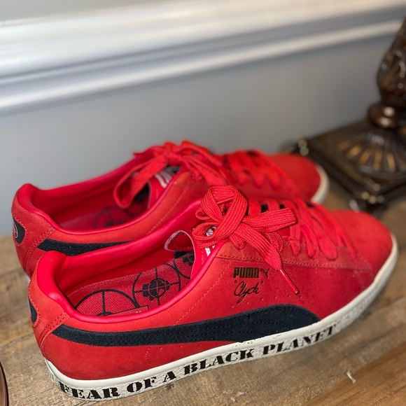 Custom “Fear of a Black Planet” Pumas - Picture 4 of 5